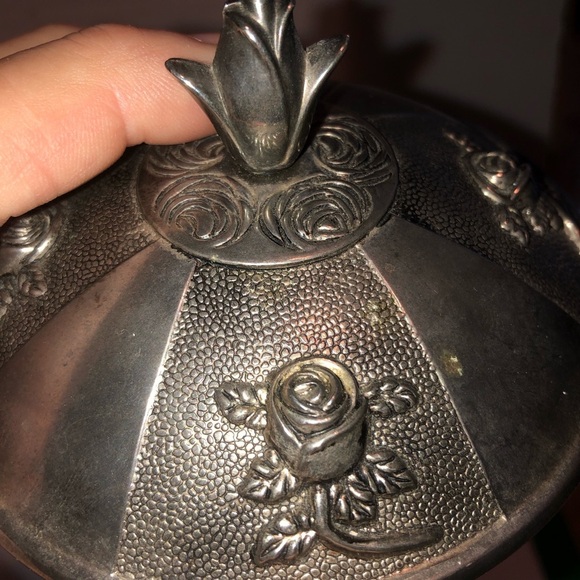 Vintage Silver Jewelry Box with Rose Design, silver plated zinc, Elegance - Picture 10 of 11